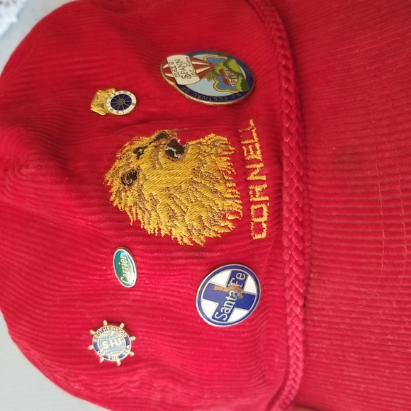 Corduroy 1970s Vintage Hat for Men with Vintage Pins - Picture 16 of 16